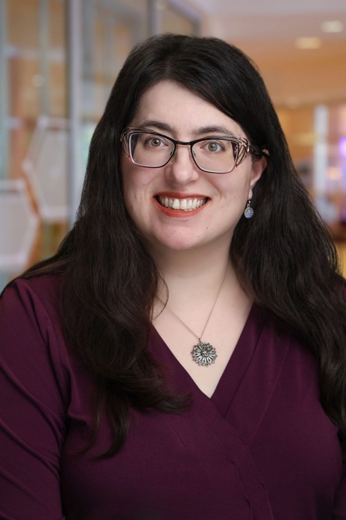 Lauren Tomola Headshot